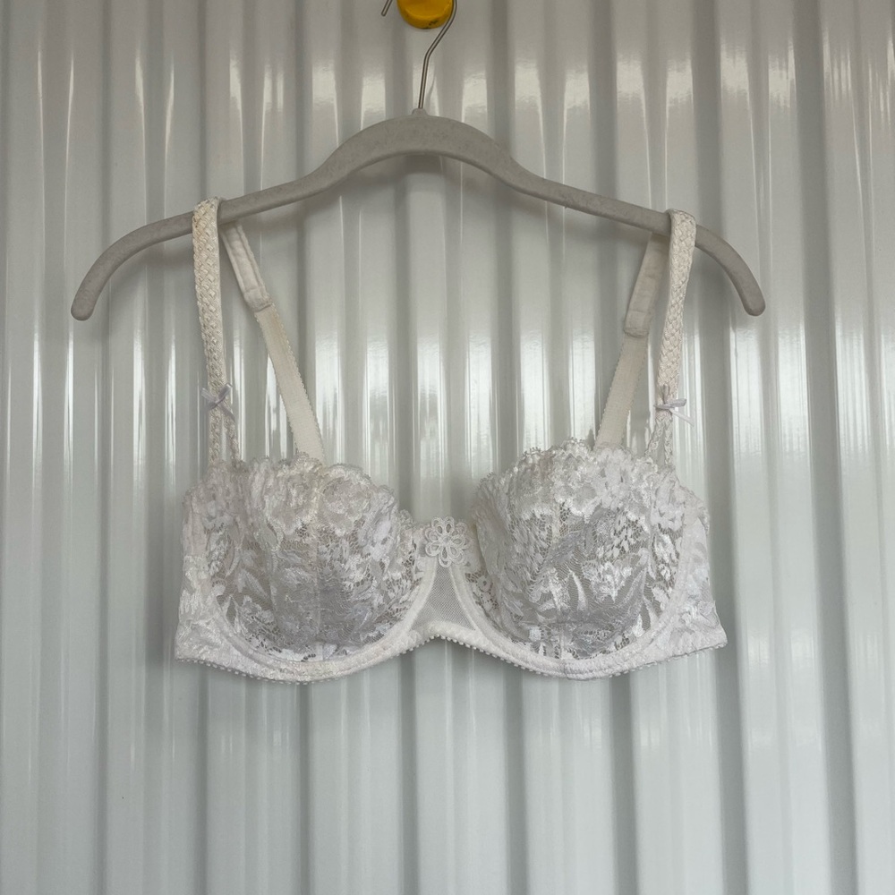 Vintage Aubade White Lace Underwire Bra